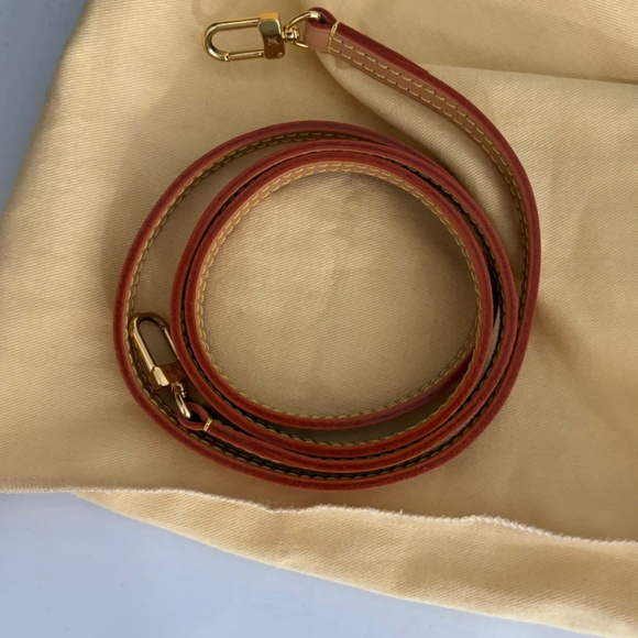 Authentic Louis Vuitton Monogram Petit Sac Plat - Picture 12 of 12